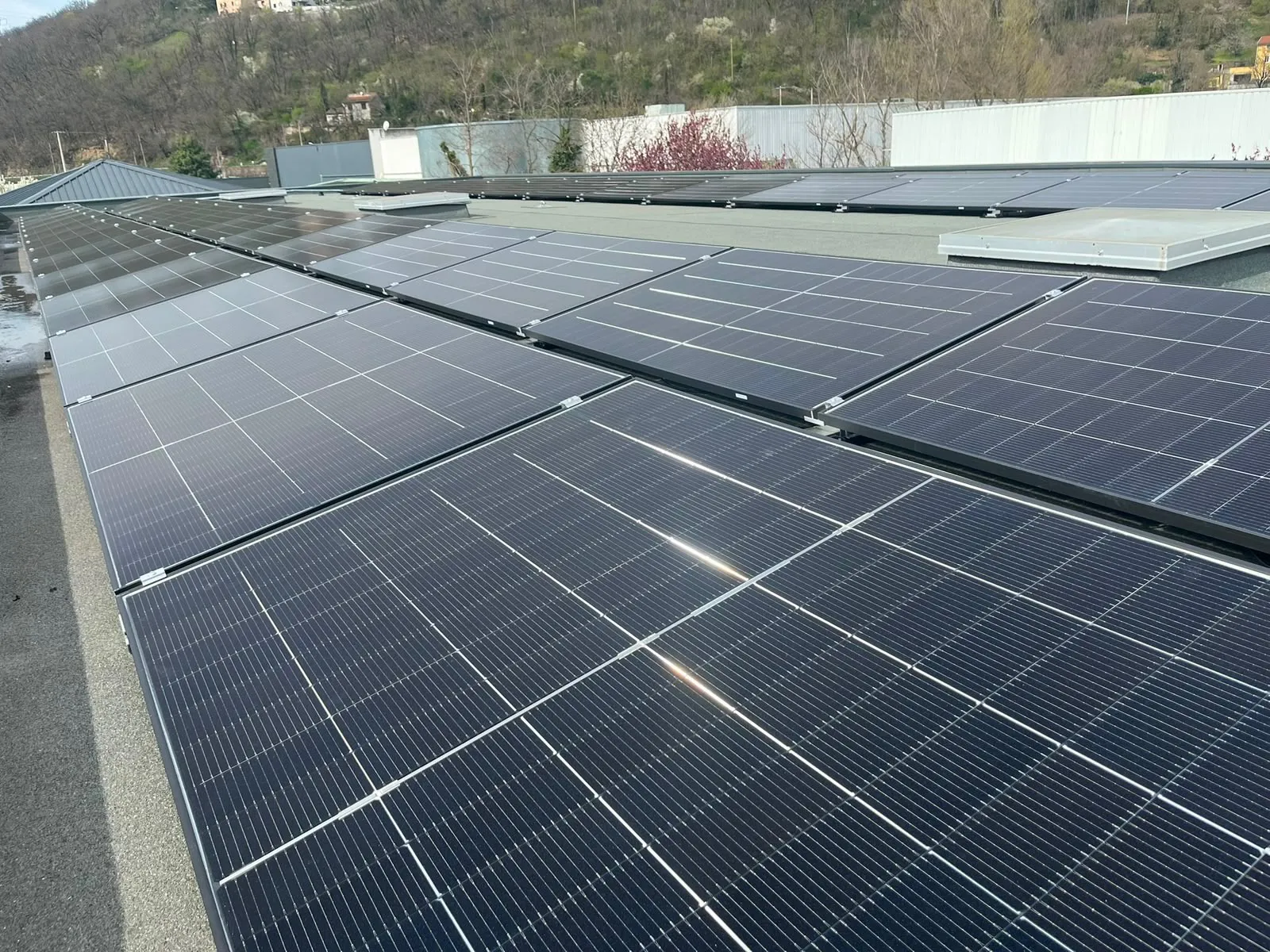 Panneaux solaires — énergie partagée localement